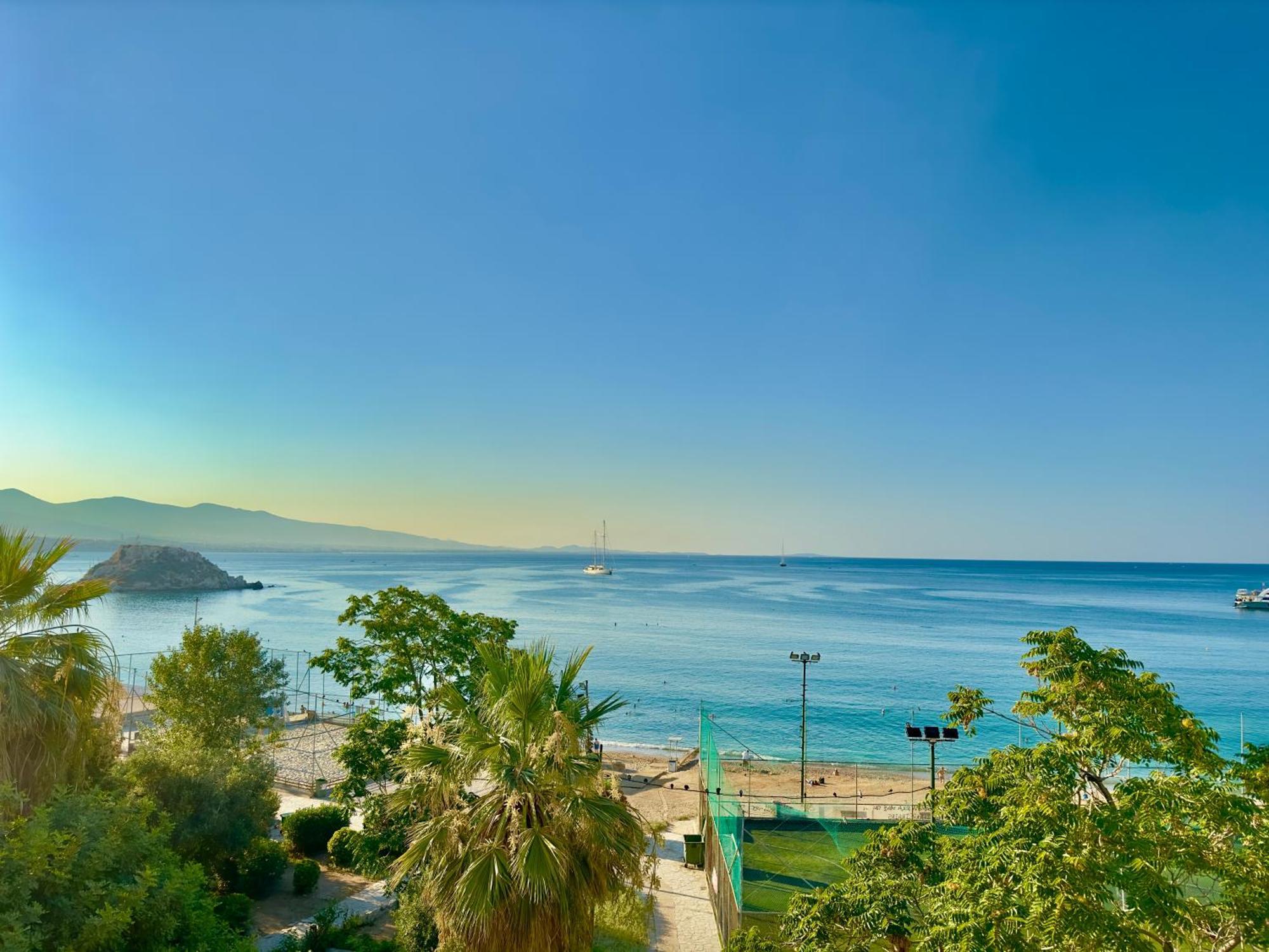 Apartment Center Piraeus Location Kastella Passalimani Port Eksteriør bilde