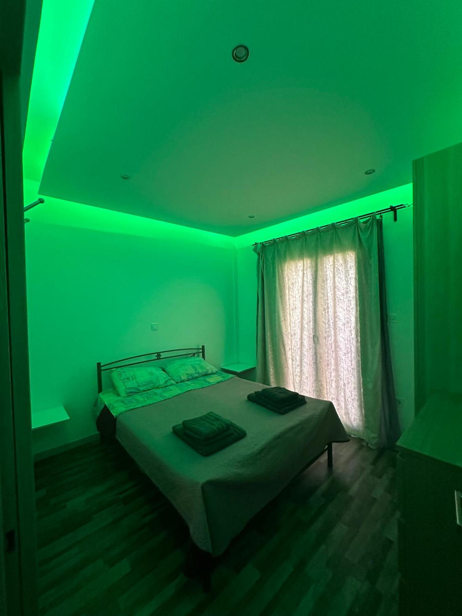 Apartment Center Piraeus Location Kastella Passalimani Port Eksteriør bilde